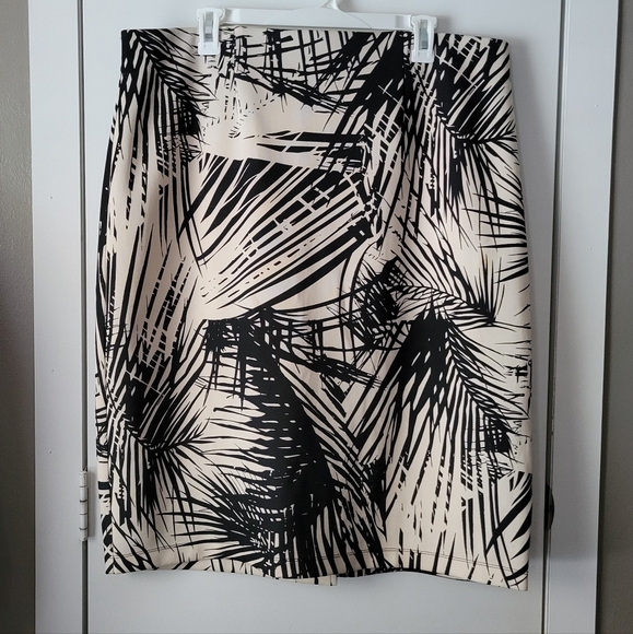 CB abstract skirt - Picture 1 of 5